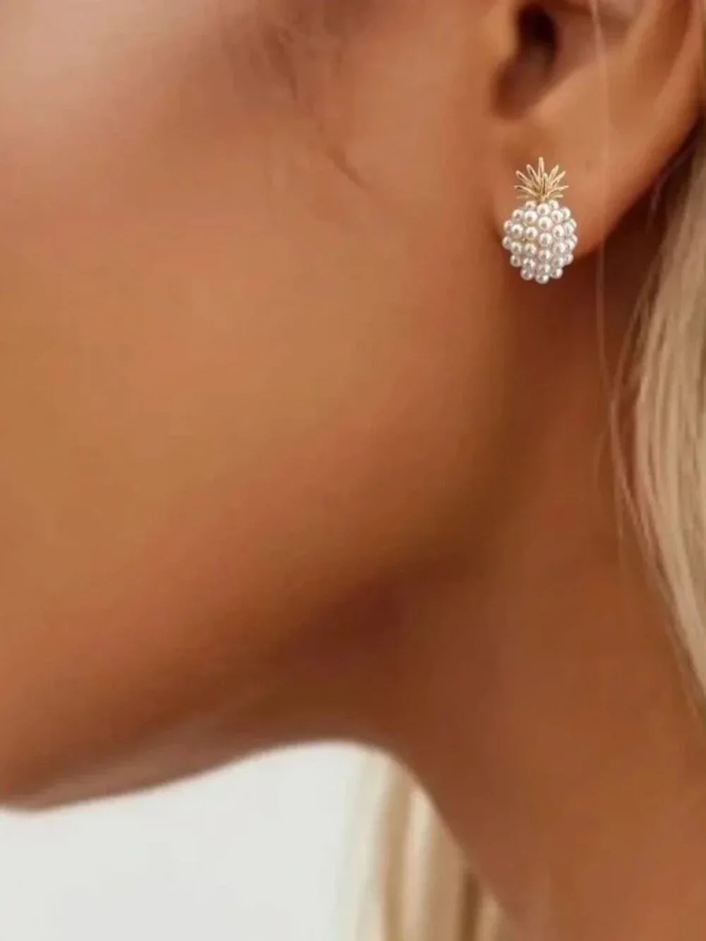 Cute Pearl Pineapple Stud Earrings